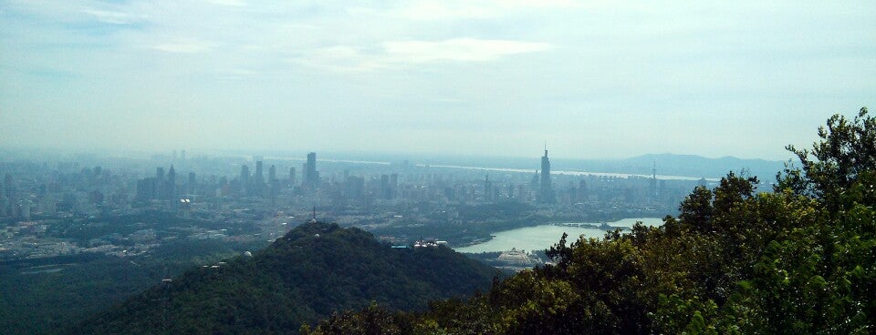 紫金山山顶 purple mountain summit is one of nanjing touristic