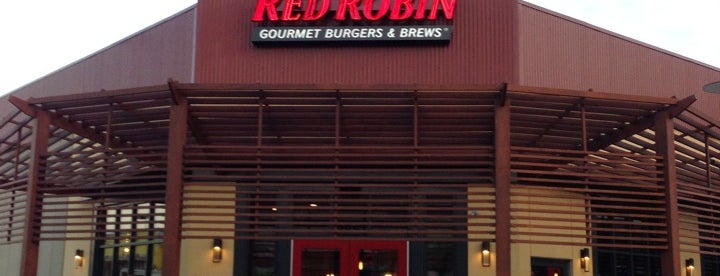 red robin gourmet burgers is one of the shops at canton crossing