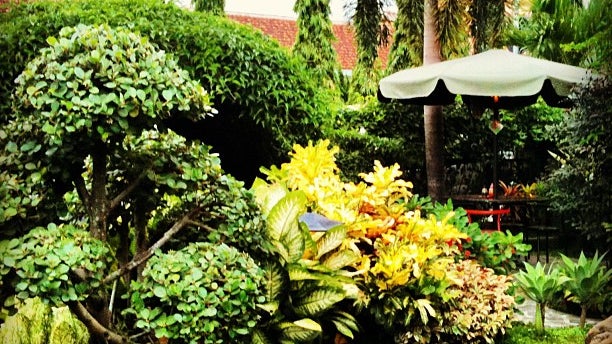 D'Best Cafe, Jl. Gatot Subroto, Purwokerto