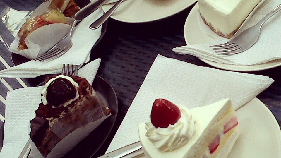 Kakiang Bakery & Cafe