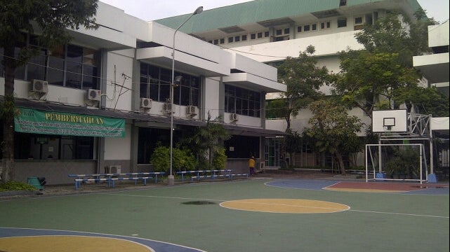 Universitas Surabaya (UBAYA)