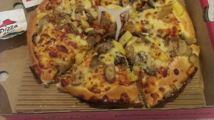 Pizza Hut Delivery PHD @ Boon Lay Community Centre