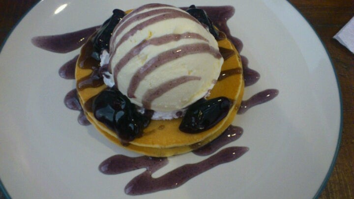 Essen Bakery,Cake and Choco Pot