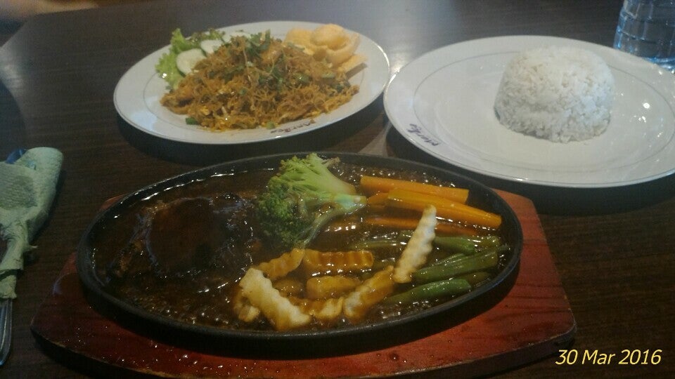 Merica foodCenter Plaza Millenium Lt. 5