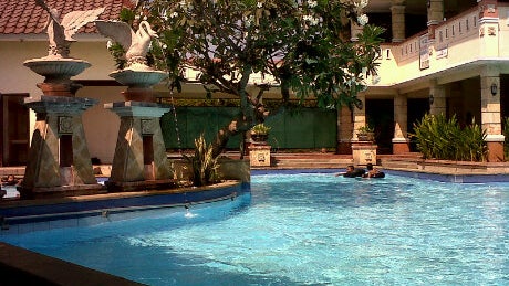 Kolam renang graha tirta