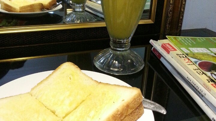 Nurita Beauty Salon & Cafe