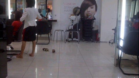 Johnny Andrean Salon