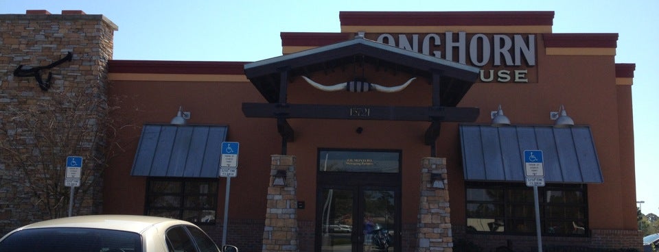 longhorn steakhouse is one of the 15 best places for steak in