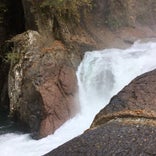 鱒飛の滝