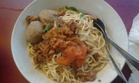 Mie Ayam Puskesmas Jatiwaringin