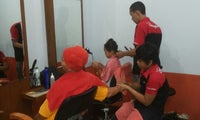 Christoper Salon