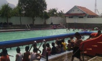 Kolam Renang Mitra