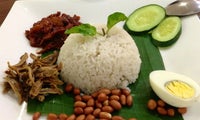 Nasi Lemak (Makcik Gerai)