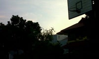 Lapangan Basket Taman Modern
