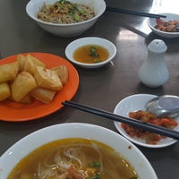 Photo taken at 999 Shan Noodle Shop by nang on 2/20/2018