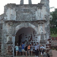 Photo taken at Porta De Santiago (A Famosa Fortress) by Yiihuey T. on 12/7/2012