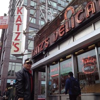 Photo taken at Katz&amp;#39;s Delicatessen by s t. on 5/25/2013