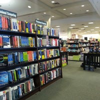 Photo taken at Barnes &amp; Noble by Cesar L. on 7/18/2013