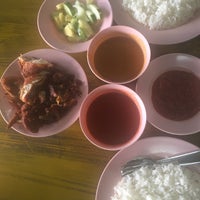 Nasi Ayam Goreng Dapur Kayu 15 Tips Dari 680 Pengunjung Foto Diambil Di Nasi Ayam Goreng Dapur Kayu Oleh Mia A Pada 2 23