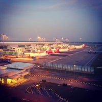 Photo taken at KLIA2 Departure Hall by Tan Chou Yee on 5/6/2015