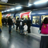 rer train from cdg to pmetro chatelet les halles