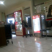 Foto Diambil Di Salon Johnny Andrean Itc Cempaka Mas Oleh Angie C Pada