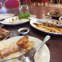 Photo taken at Jade Garden Seafood Corner by Nazrin A. on 8/6/2017