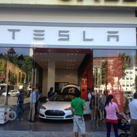 Tesla Store - Auto Dealership