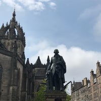 Adam Smith Statue - Monument   Landmark In Edinburgh