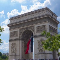 Photo taken at Arc de Triomphe by MikaelDorian on 7/15/2014
