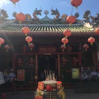 guan yu statue shrine