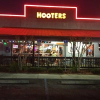 hooters las vegas airport shuttle