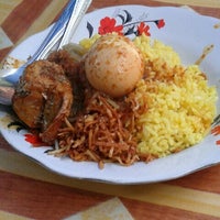 Warung Nasi Kuning 