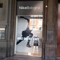 nike store bologna