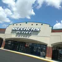 Skechers Outlet - Dunning - 6446 W Irving Park Rd