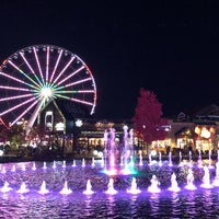 The Great Smoky Mountain Wheel - Theme Park Ride / Attraction