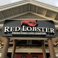 Photo taken at Red Lobster by Jay D. on 2/5/2018