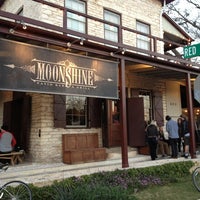 Moonshine Patio Bar Grill Американский ресторан в Downtown Austin Снимок сделан в Moonshine Patio Bar Amp Grill пользователем Bastian B 3
