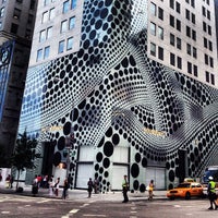 Louis Vuitton New York 5th Avenue - Midtown East - 1 E 57th St