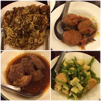 Photo taken at Feel Myanmar Food by Paul A. on 11/17/2014
