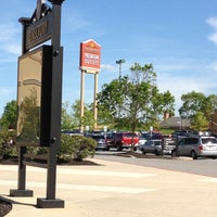 Photo taken at Hagerstown Premium Outlets by Parry B. on 5/4/2013