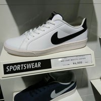 Nike Factory Store 寿町12 3