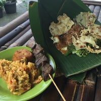 Pecel pincuk ibu ida