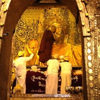 Photo taken at မဟာမုနိဘုရားကြီး Maha Myat Muni Buddha Image by Aof Y. on 1/26/2013