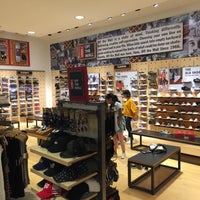 vans store