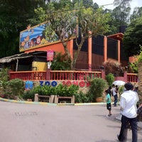 Photo taken at Zoo Johor by yazid on 12/9/2012