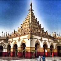 Photo taken at မဟာမုနိဘုရားကြီး Maha Myat Muni Buddha Image by Natalia on 5/5/2015