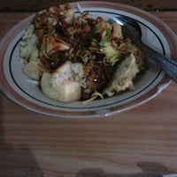 Warung Tahu Kupat Pak Gombloh