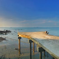 Photo taken at Jade Garden Seafood Corner by Eason H. on 5/3/2018