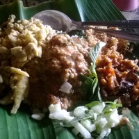 Nasi Pecel Iwak Kali Madiun Bu Elyn